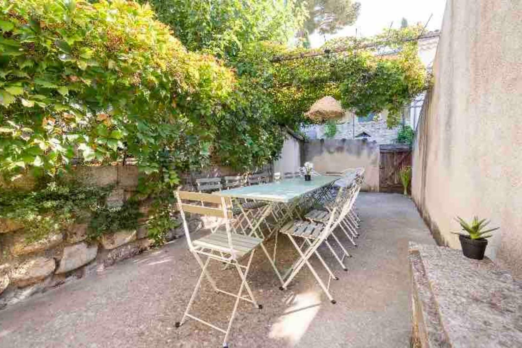 Maison Cosy Lodge 15 P Clim Wifi Cour Garage Montfrin Exterior foto